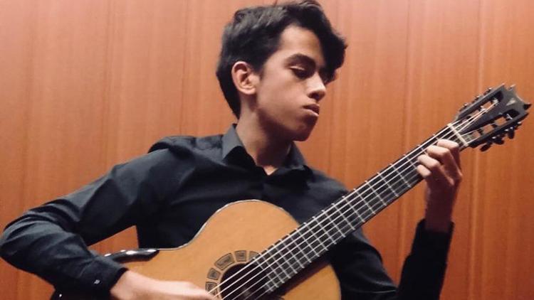 Liseli Berkan gitar yarışmasında Türkiye’yi temsil edecek