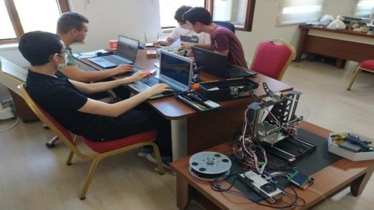 Liseler arası İHA yarışmasında ipi göğüsleyen Denizli oldu