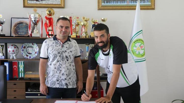 Manisa Büyükşehir Belediyespor, Alican Güney'i takımda tuttu