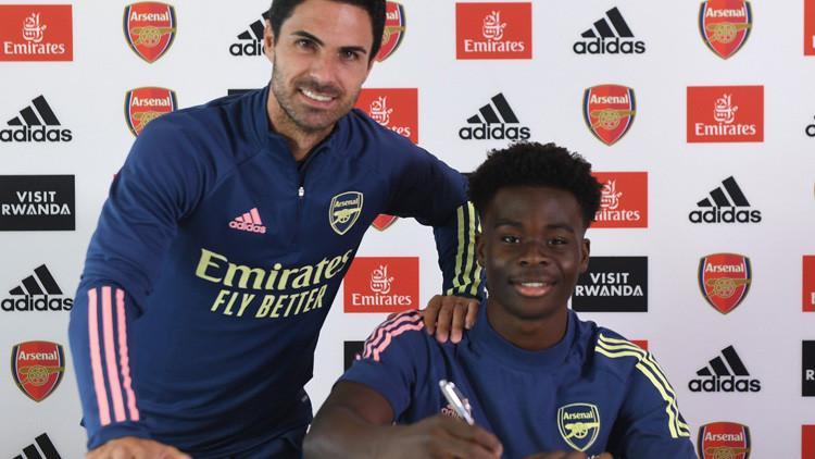 Arsenal, 18 yaşındaki Bukayo Saka'nın sözleşmesini uzattı