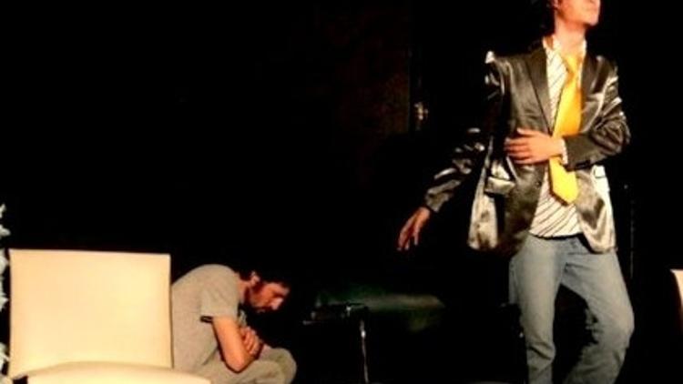 Othello’nun Delisi Perdelerini Açıyor