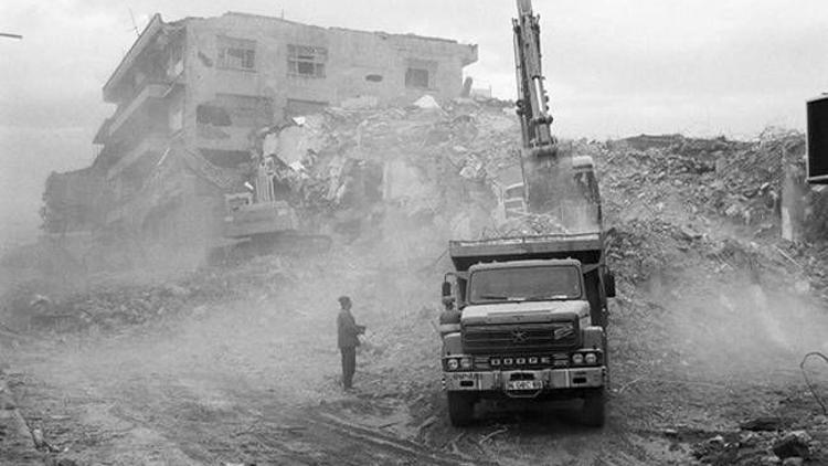 17 Ağustos depremi 13. kez anılıyor!