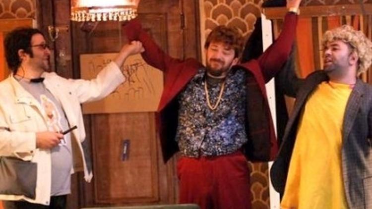 Annem Yokken Çok Güleriz!
