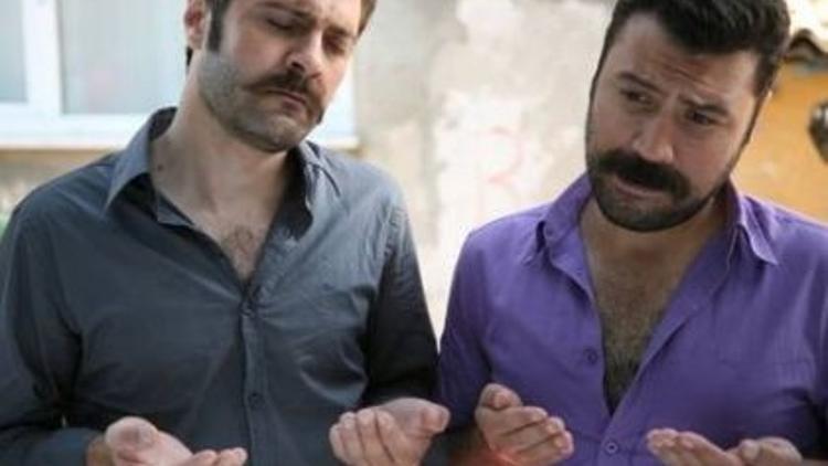 Aşağı Yukarı Yemişlililer’in Setindeydik