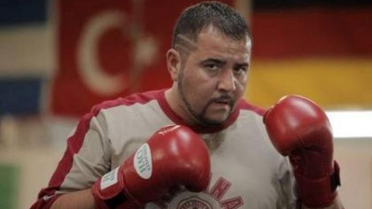 Ata Demirer “Berlin Kaplanı” ile güldürecek!