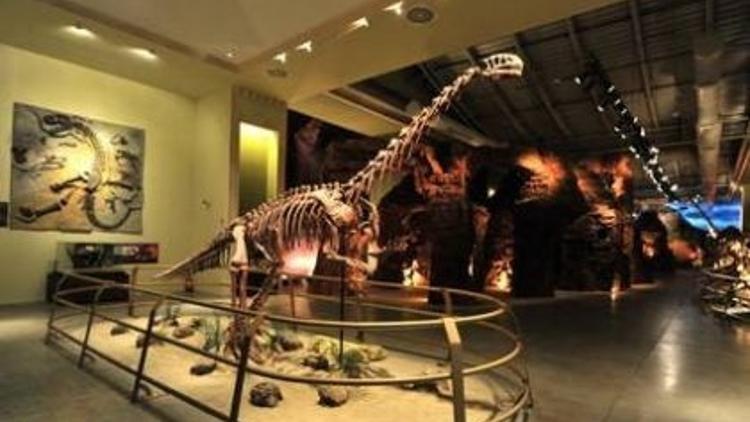 8 Mart'ta Jurassic Land'e ücretsiz giriş!