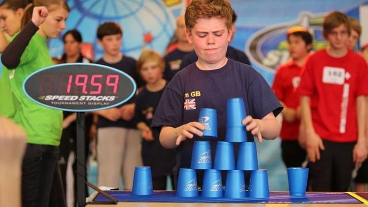 Speed Stacks: Hızlı ve zeki