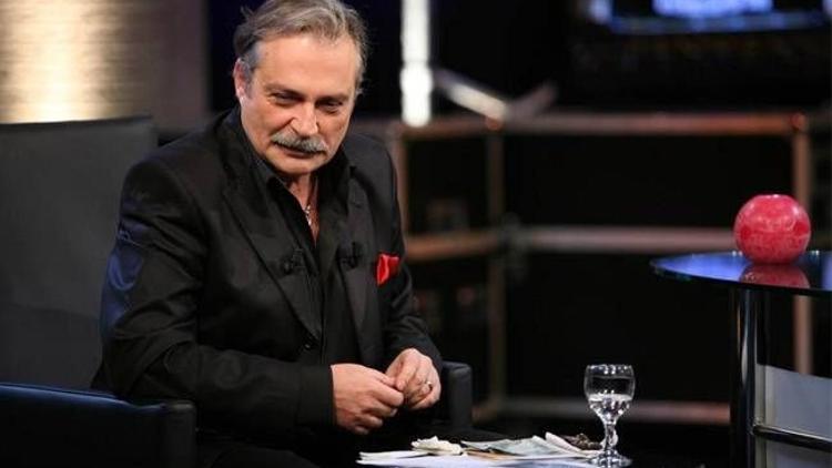 Haluk Bilginer’den hayranlıkla izleyeceğiniz bir oyun