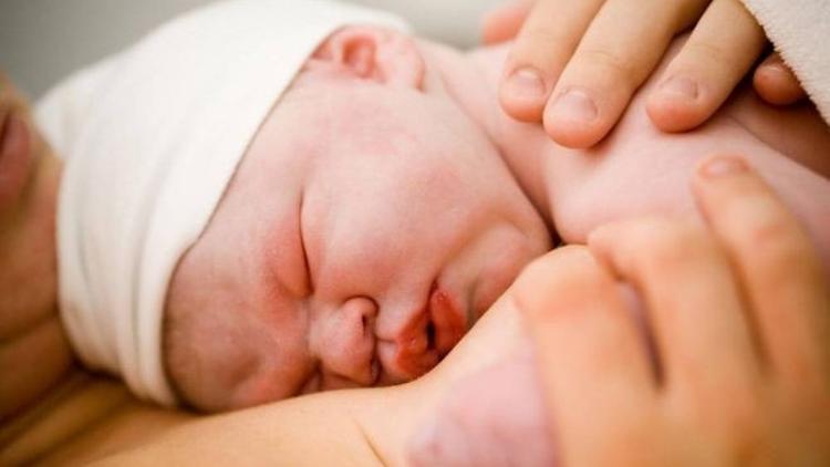 5 organ naklinden sonra doğum yaptı