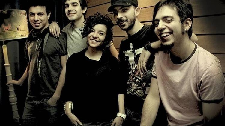 Model, eşsiz bir müzik keyfi yaşatacak!
