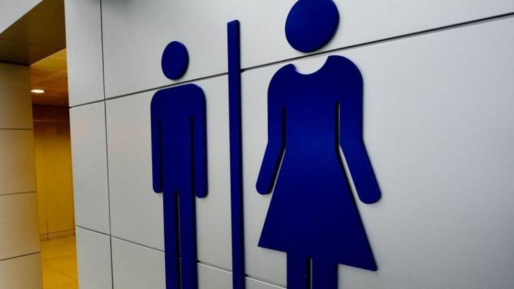 Erkek çocuklar kadınlar tuvaletine girmeli mi?