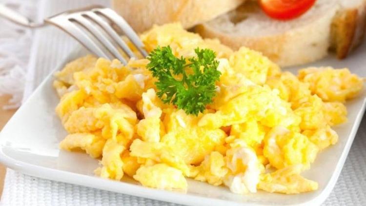 Kahvaltıda yumurta açlığı önler
