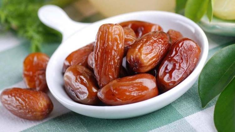 Halsizliğe karşı hurma tüketin