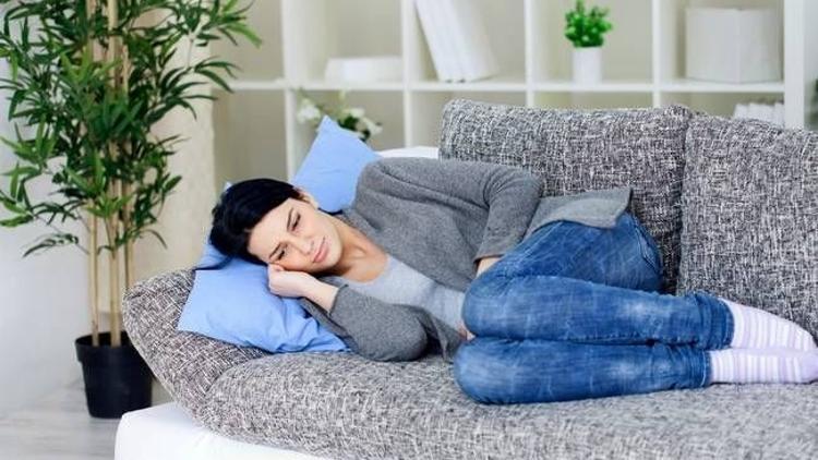 Yağlı yemek sonrası şiddetli ağrı varsa