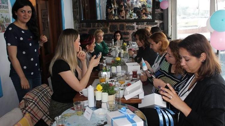 ‘Bepanthol Baby’ blogger annelerle buluştu!