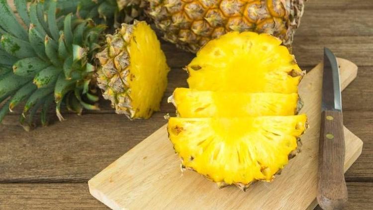 Ödeme karşı ananas tüketin!