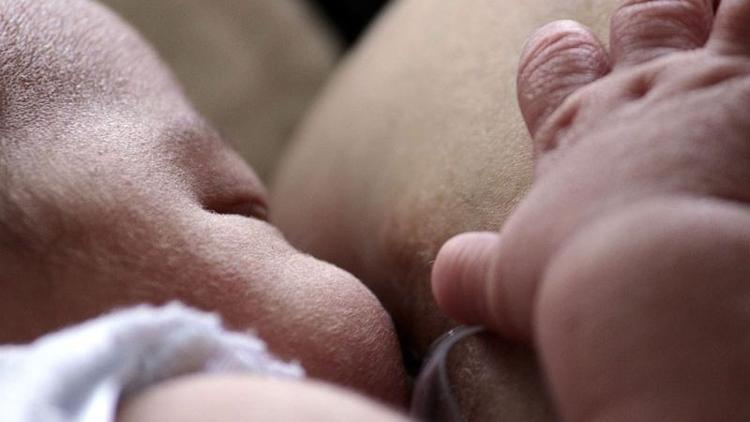 Yeni annelerin aklına en çok takılan soru: “Sütüm yeterli mi?”