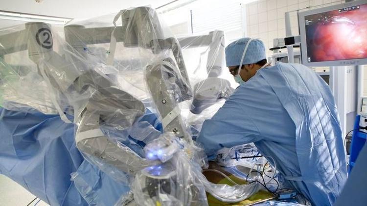Robotik cerrahi ile kolon kanseri tedavisi