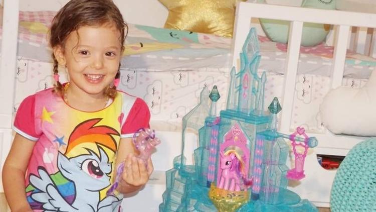 Mavi Bebeğim diyor ki “Arkadaşlık sihirlidir”