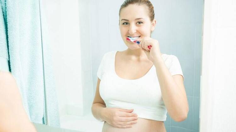 Hamilelikte diş sağlığını korumak için 10 öneri