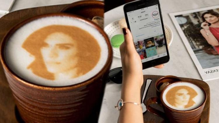 Selfie çılgınlığı şimdi Latte’lerde!