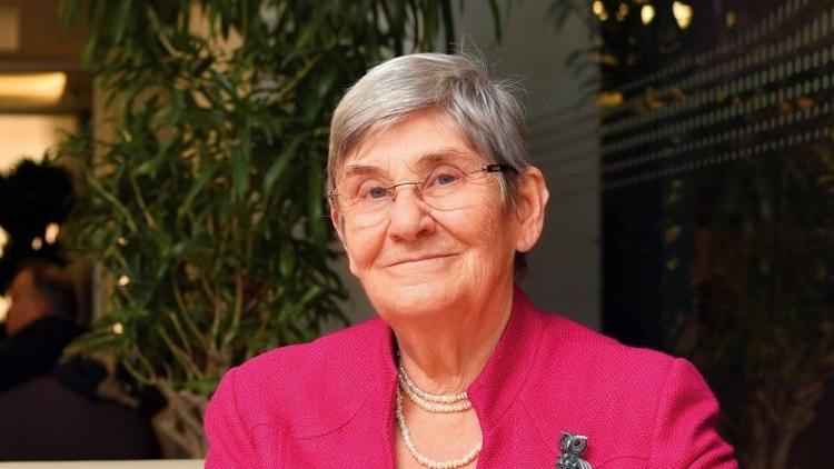 Canan Karatay: O kadınlar daha uzun yaşıyor