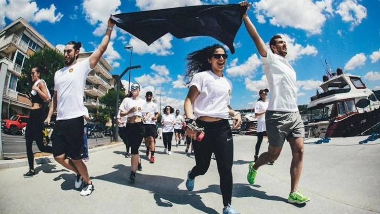 Kahve Dünyası baharı ünlü isimlerle kutladı