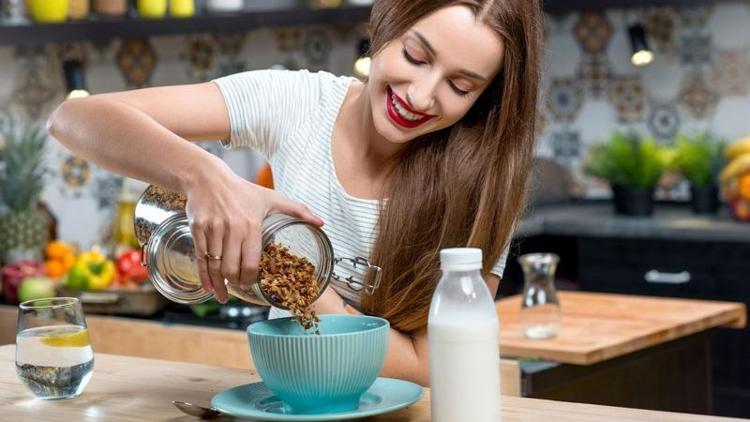 Beslenmenizden eksik etmeyin! Mutluluk reçetesi besinler…
