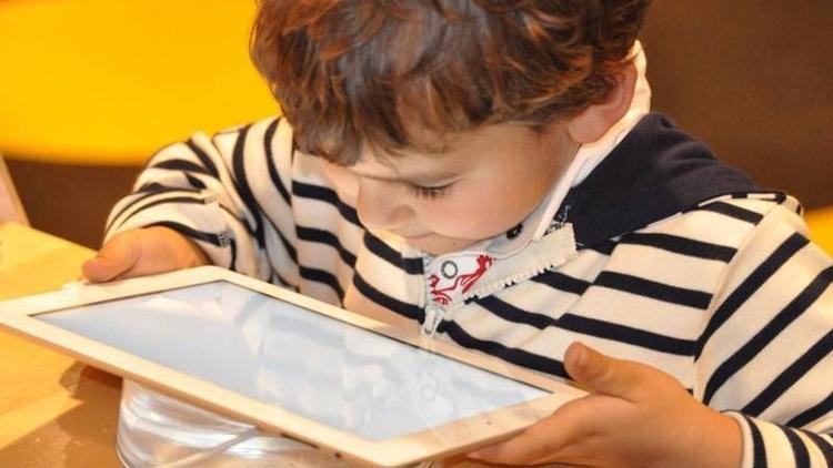 Çocukları bekleyen gizli tehlike:İnternet bağımlılığı