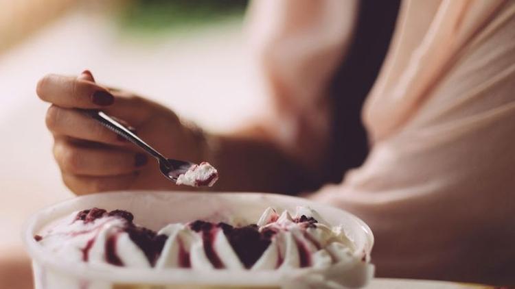 Sahurda ve iftarda şekerli gıdalar tüketmeyin
