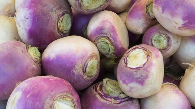 Güçlü hafıza için adaçayı, bunamaya karşı şalgam tüketin