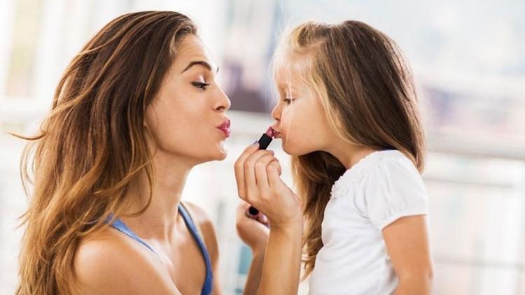 Büyüklere özenen çocukların geleceği tehlikede