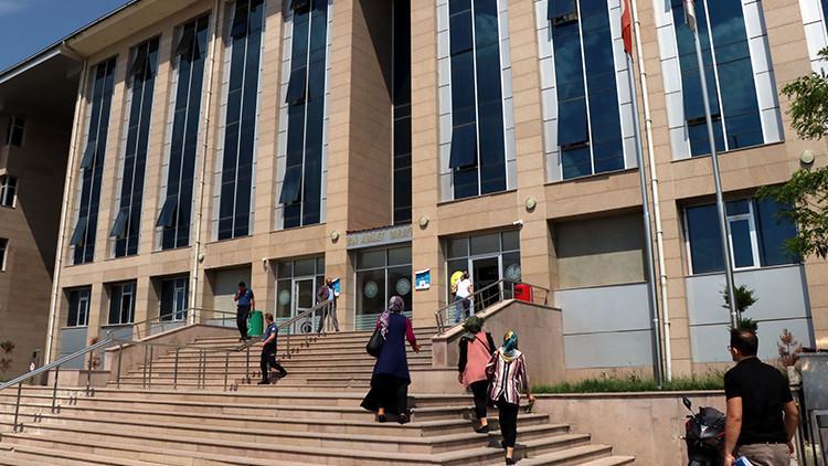 Van'da batan tekne ile ilgili gözaltına alınan 11 kişiden 5'i bugün adliyeye çıkarıldı