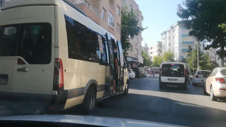 Bahçelievler'de minibüste hem koronavirüs hem de düşme tehlikesi