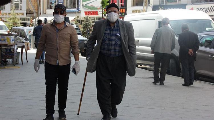 Valilik duyurdu! Hakkari'de maske takma zorunluluğu getirildi