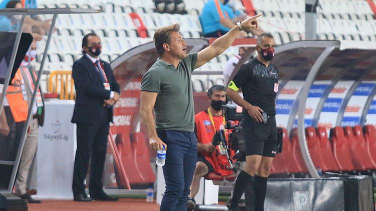 Antalyaspor Teknik Direktörü Tamer Tuna: "11 maç sonra kaybetmek üzücü"