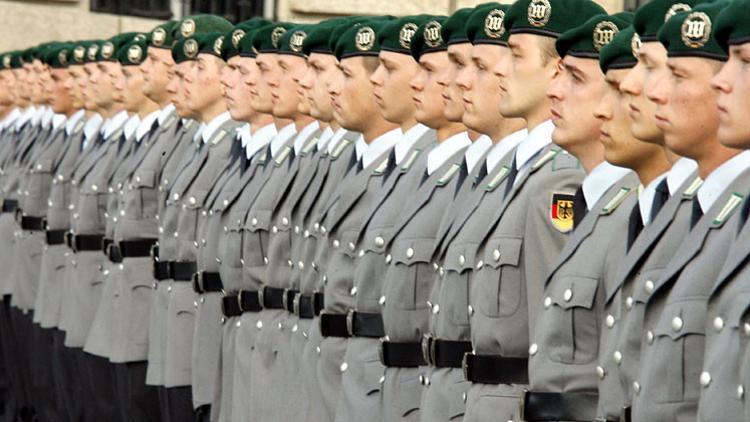 Zorunlu askerlik geri mi geliyor?