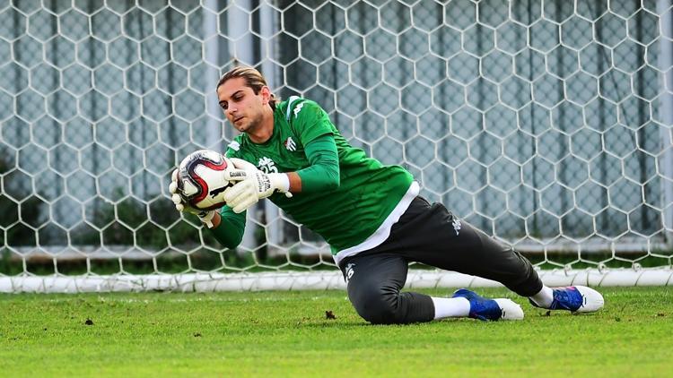Bursaspor puan kaybetti ama Çağlar Şahin Akbaba kalesinde devleşti!