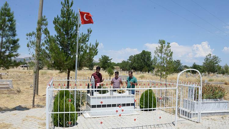 15 Temmuz şehidinin yeğeni: Seve seve şehadete gideriz