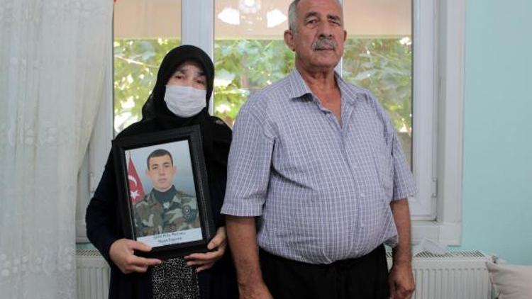 15 Temmuz şehidinin annesi: Oğlum zırhlı araçtayken bomba atılmış