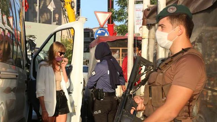 İstanbul'da Yeditepe Huzur Denetimi! Polis helikopteri havadan destek verdi