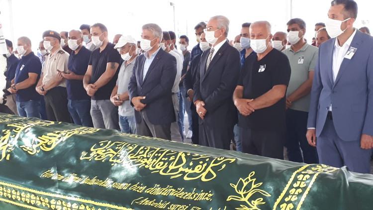 Tunceli'de kazada ölen çift ile oğullarına acı veda
