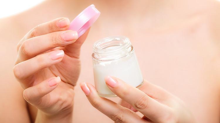 50 yaş ve üzeri olanlar cilt bakımını nasıl yapmalı?