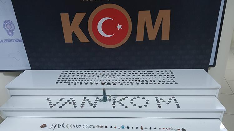 Van'da 319 metal sikke ele geçirildi