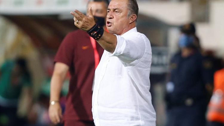 Galatasaray'a koronavirüs çelmesi