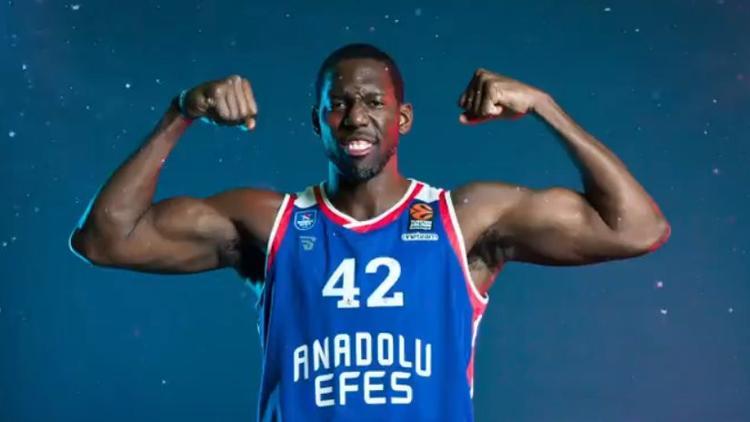Anadolu Efes'te Dunston'ın sözleşmesi uzatıldı! 2+1 yıllık...
