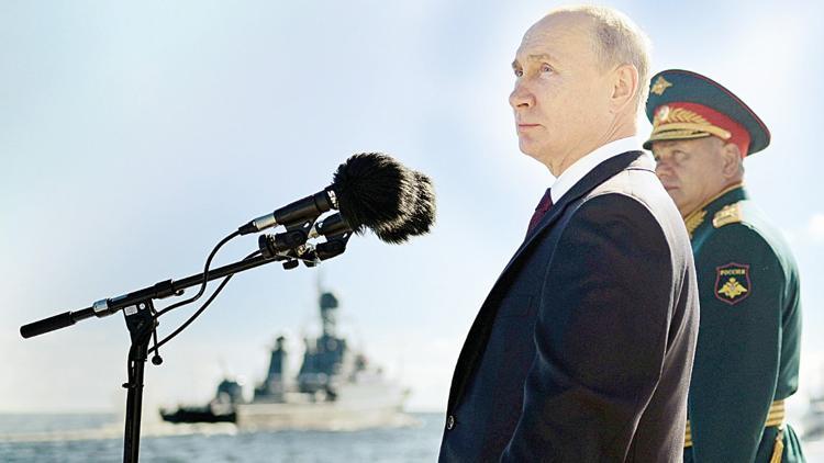 Putin o hipersonik füzeyi yine hatırlattı