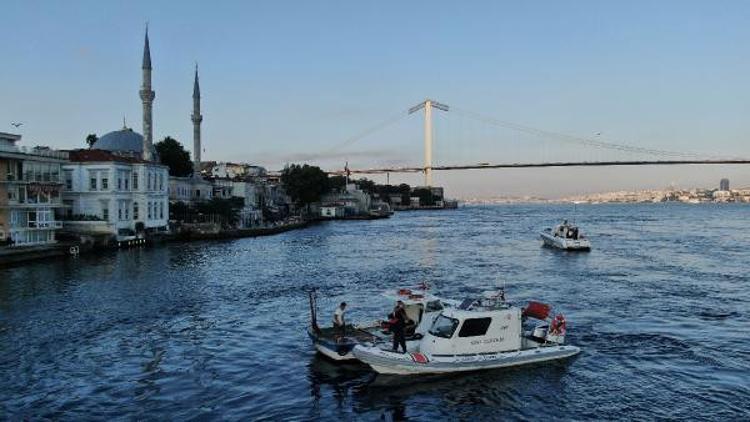 İstanbul Boğazı'nda kaçak midye avcılarına operasyon