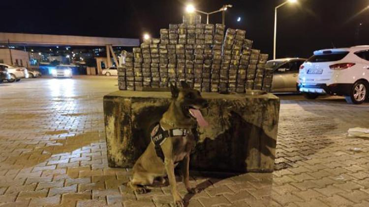 Minibüsün yakıt deposunda 104 kilo eroin ele geçirildi