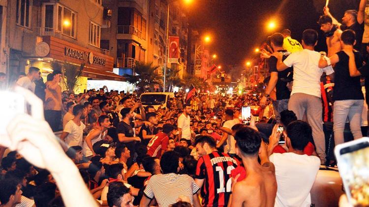 Turgutluspor, taraftarına bayramı erken yaşattı!